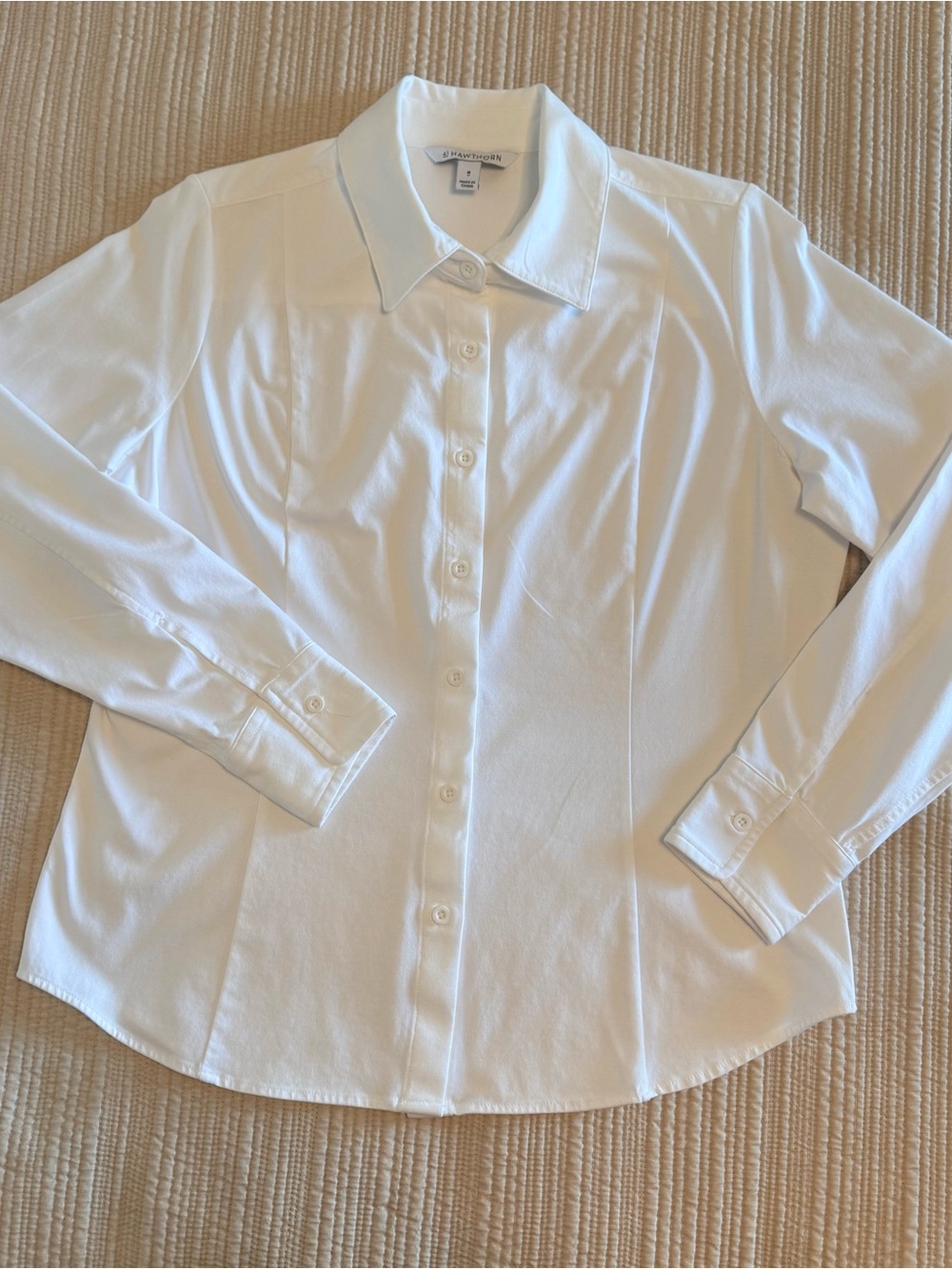 Women’s 41 Hawthorn White Button-Front Long Sleeve Shirt. Size Medium